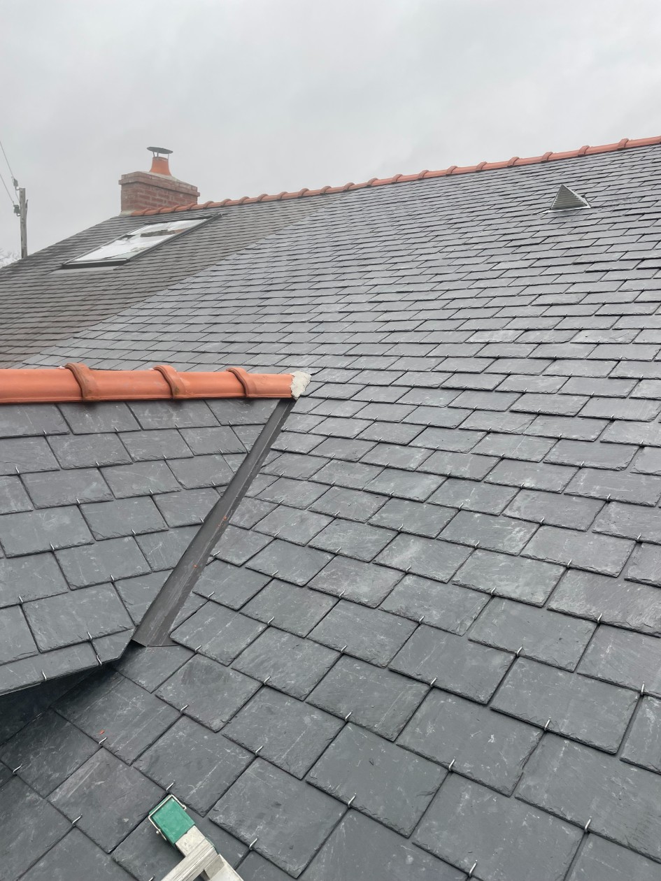 Toit en ardoise gris