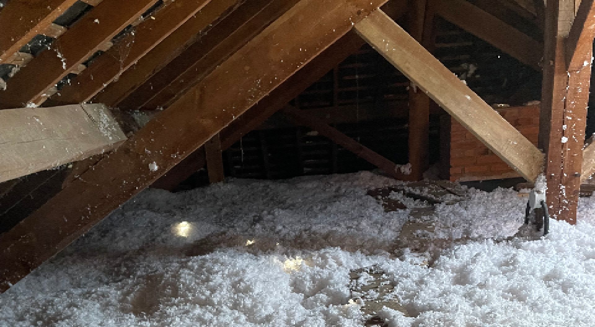 Grenier avec neige artificielle